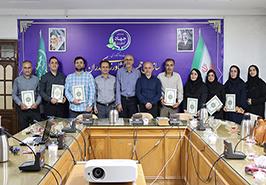 تجلیل از کارمندان نمونه پژوهشکده در مراسم گرامیداشت هفته دولت