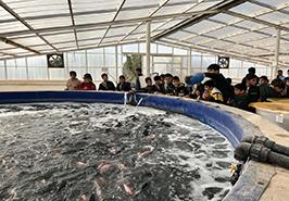 بازدید دانش‌آموزان مدرسه شاهد غدیر بافق از مرکز تحقیقات ملی آبزیان آب‌های شور